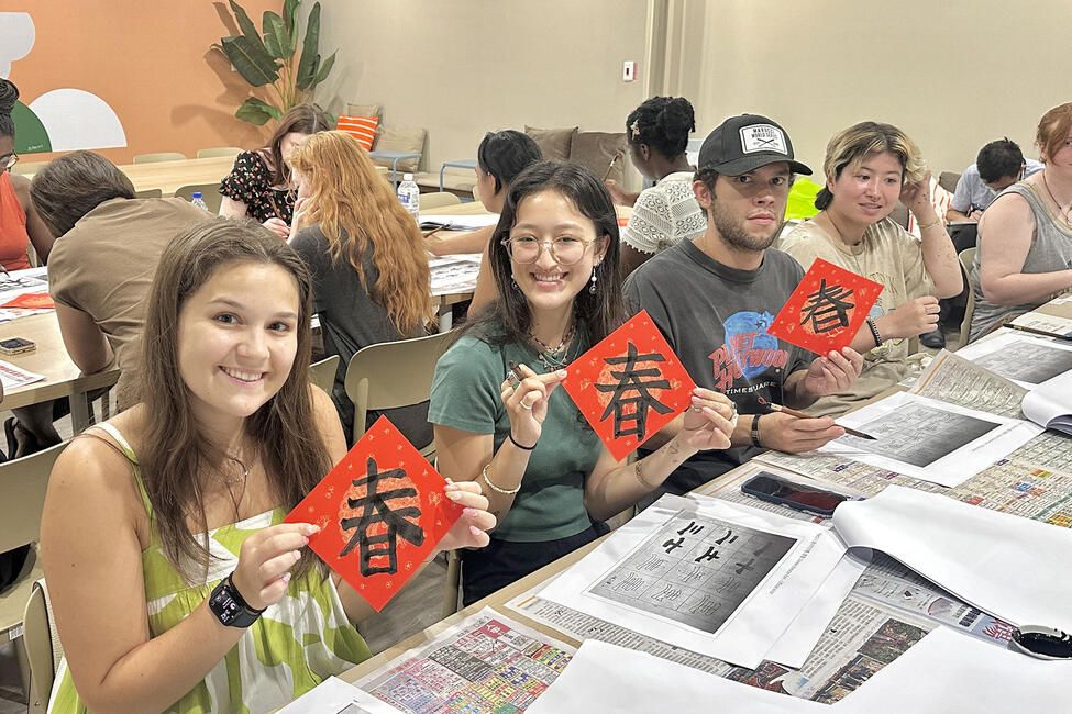 taipei_chinese-calligraphy-class-and-wrote-the-spring-couplets.jpg