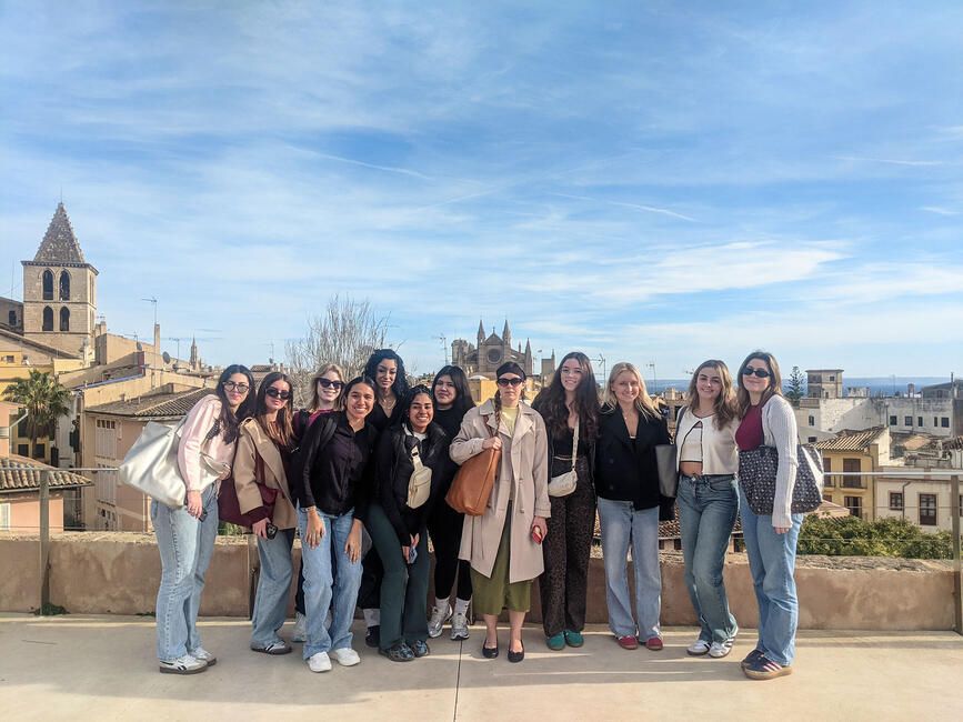 palma-jterm-large-student-group-skyline-overlook