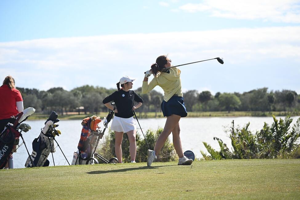 golf-global-woman-swing