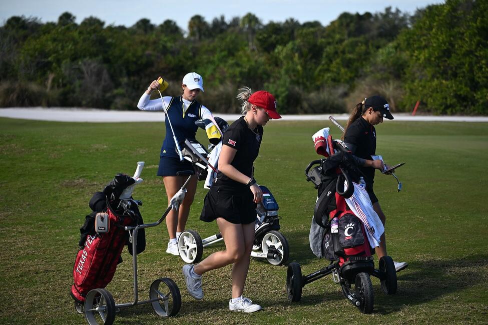golf-is-global-women-walking