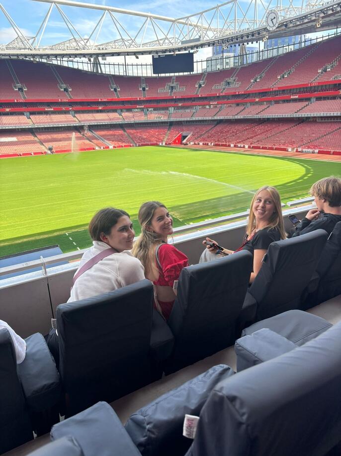 England-hssa-sports-marketing-students-visiting-the-arsenal-stadium