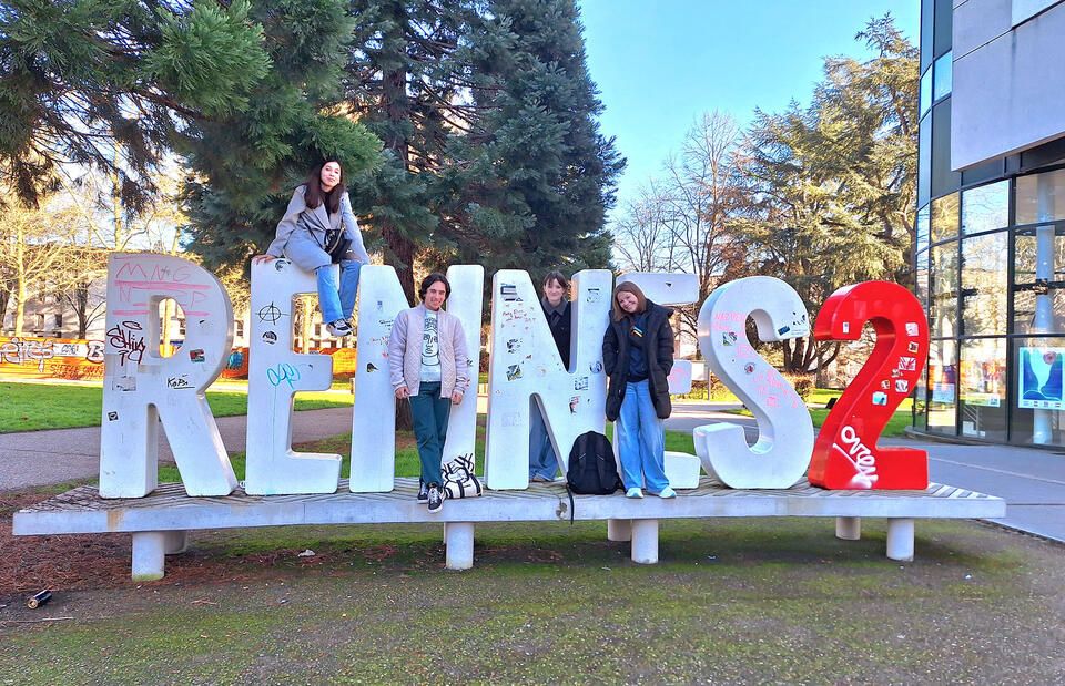 rennes study abroad students with sign