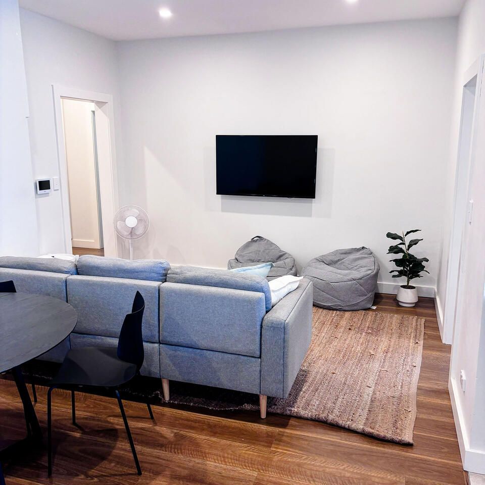 sydney-housing-25-standard-apartment-living-room